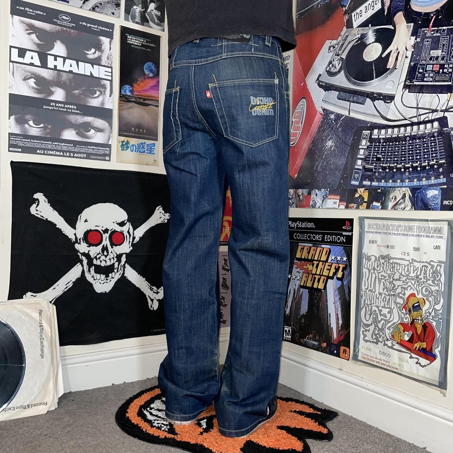 Broke 00s Embroidered ‘Concept’ Loose Denim Jeans 28x32
