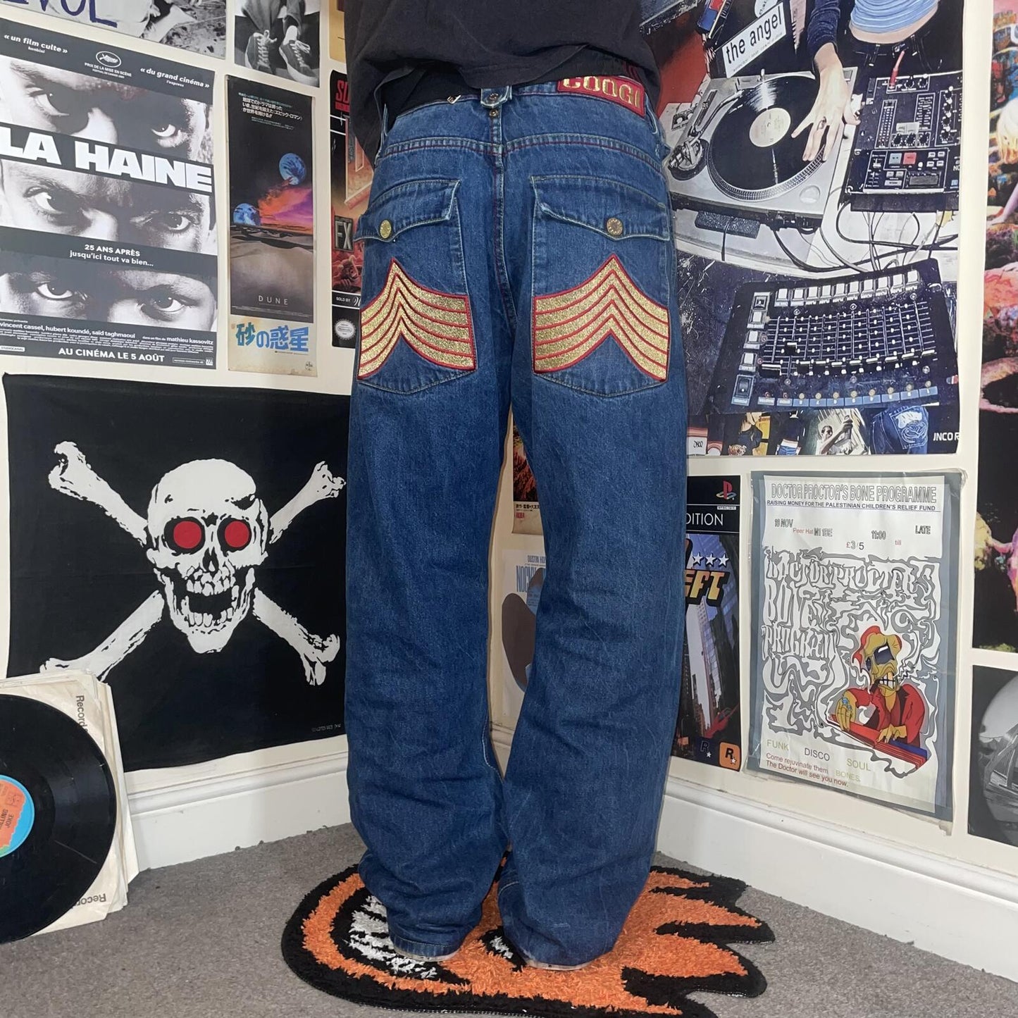 Coogi 90s Embroidered ‘Arrows’ Blue/Gold Baggy Jeans 36x32