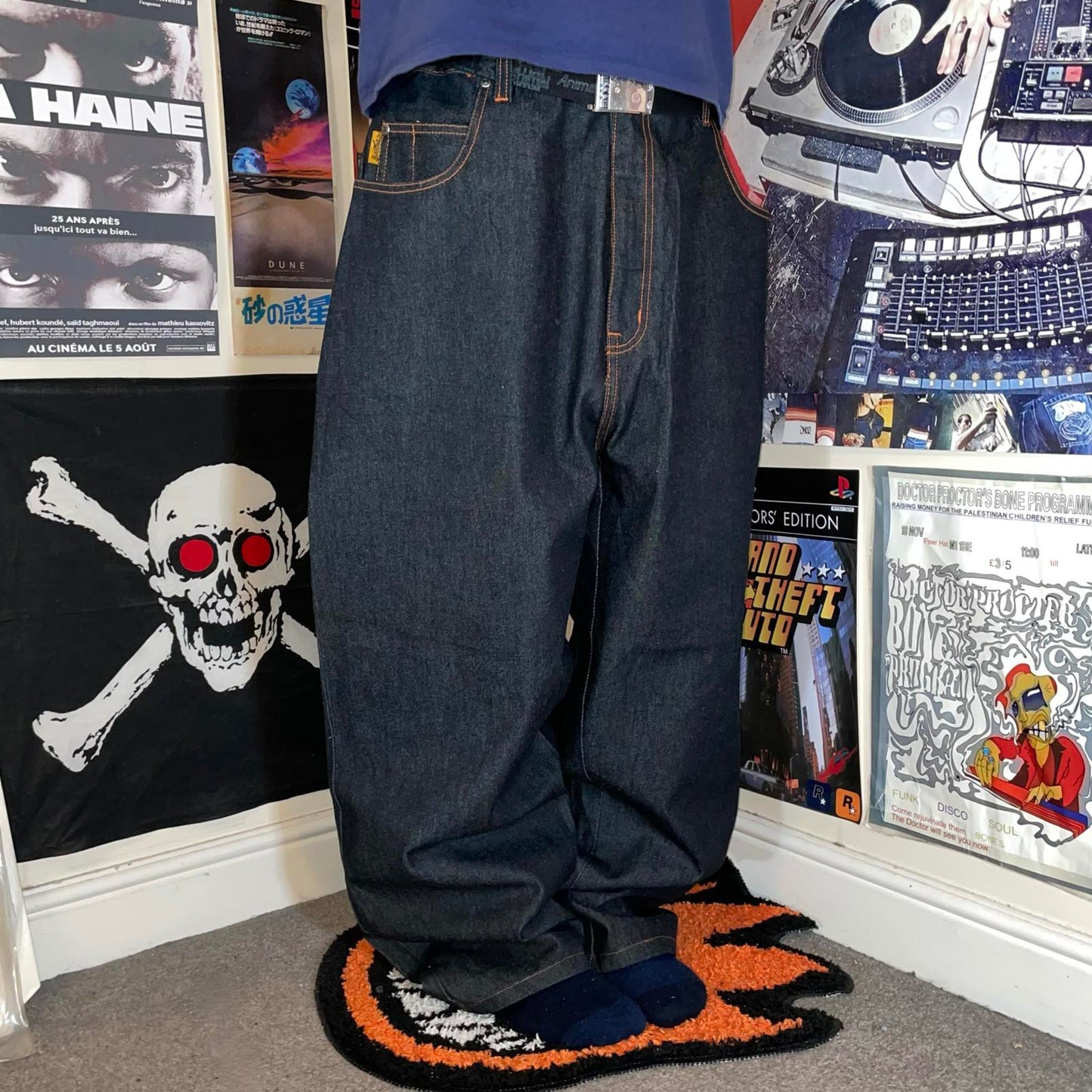 Southpole 90s Embroidered Handstyle Baggy Black Denim Jeans 42x34