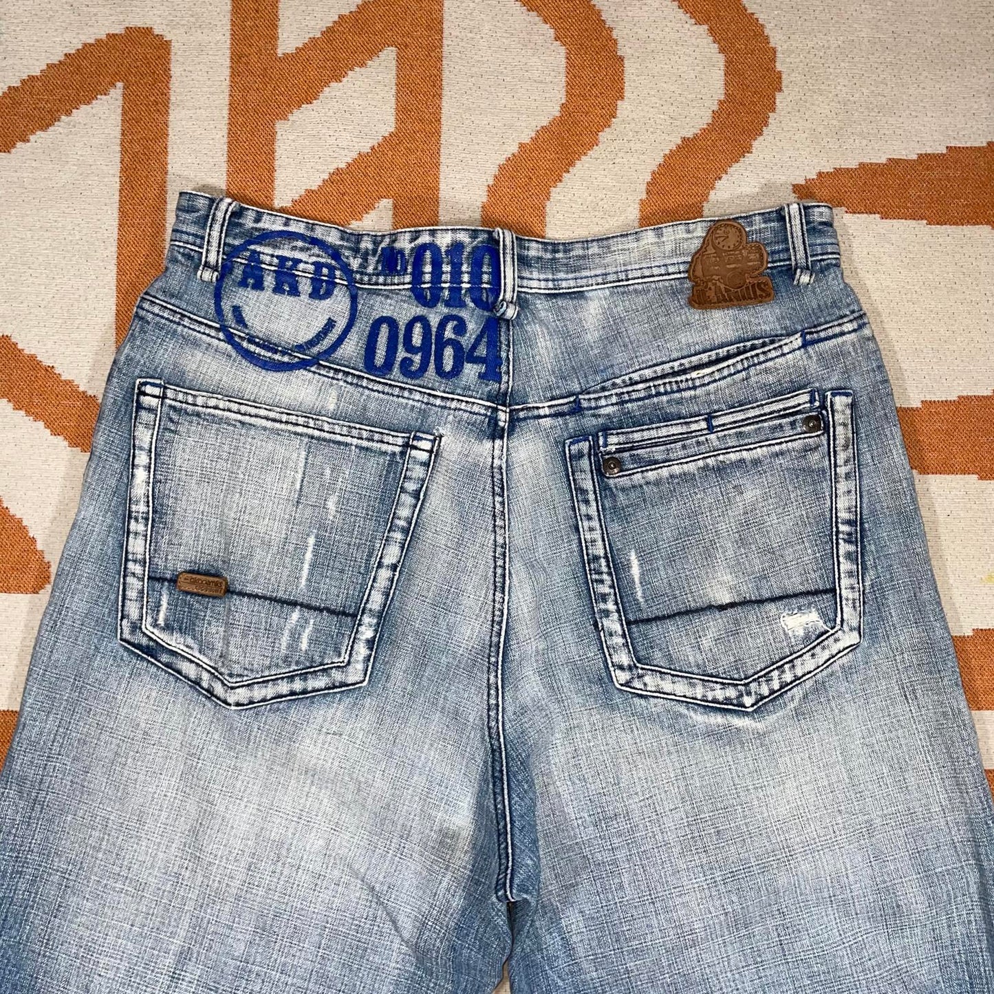 Akademiks 00s ‘Jeanius’ Printed Denim Blue Jeans 34x34