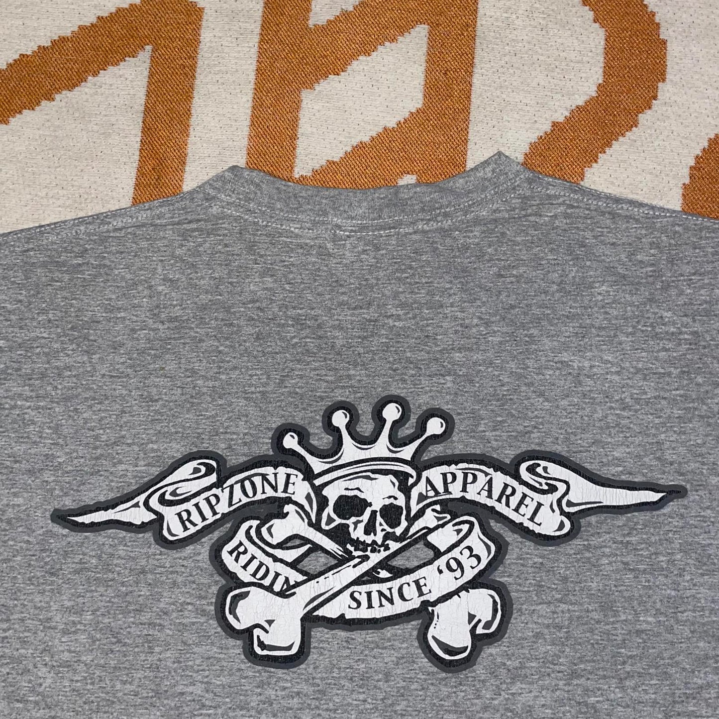 Ripzone 90s Surf Crossbones Graphic T-Shirt L