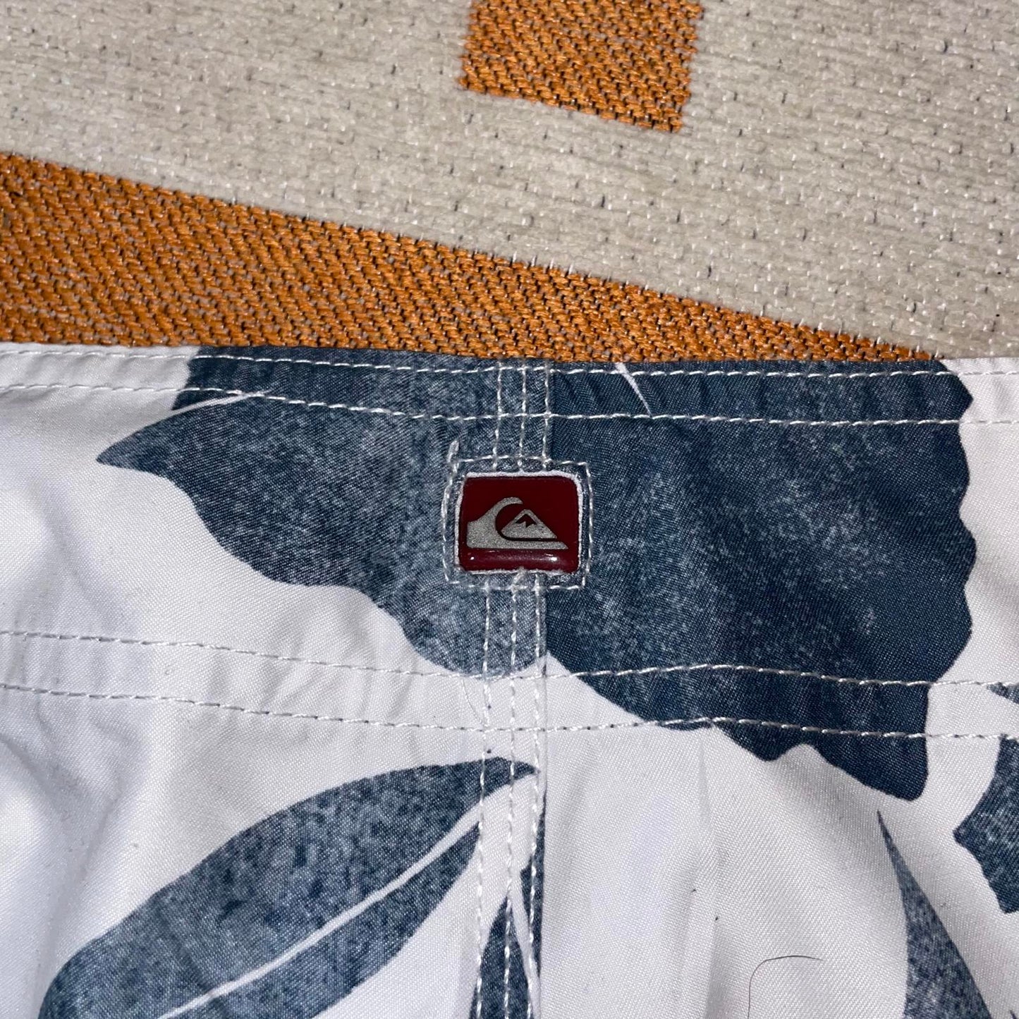 Quiksilver 00s Floral Pattern Board Shorts L