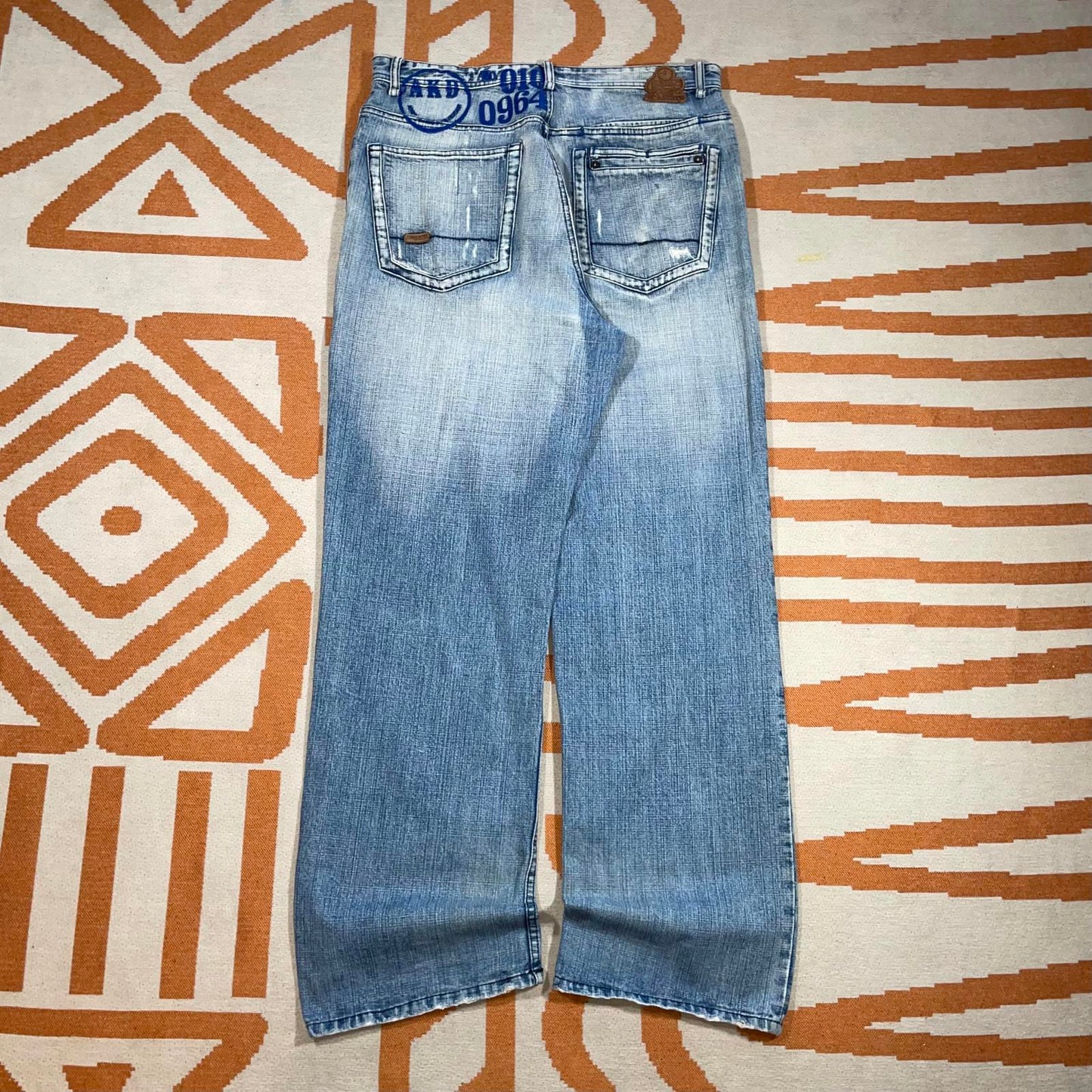 Akademiks 00s ‘Jeanius’ Printed Denim Blue Jeans 34x34