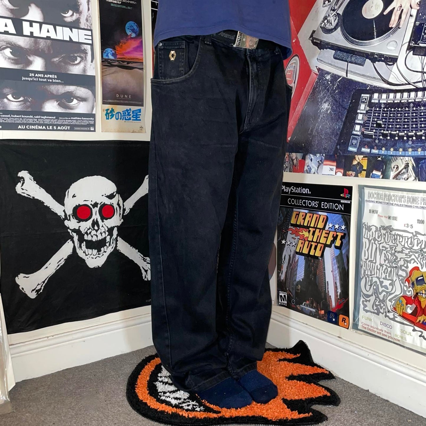 Southpole 90s Embroidered Black Denim Baggy Jeans 42x34