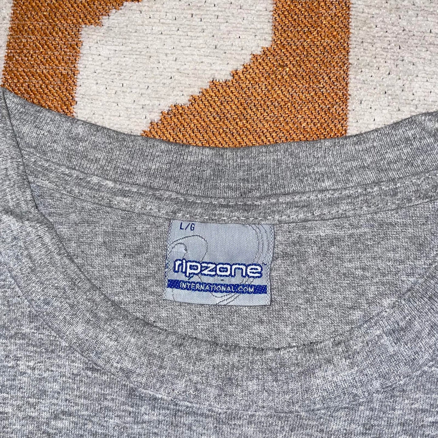 Ripzone 90s Surf Crossbones Graphic T-Shirt L